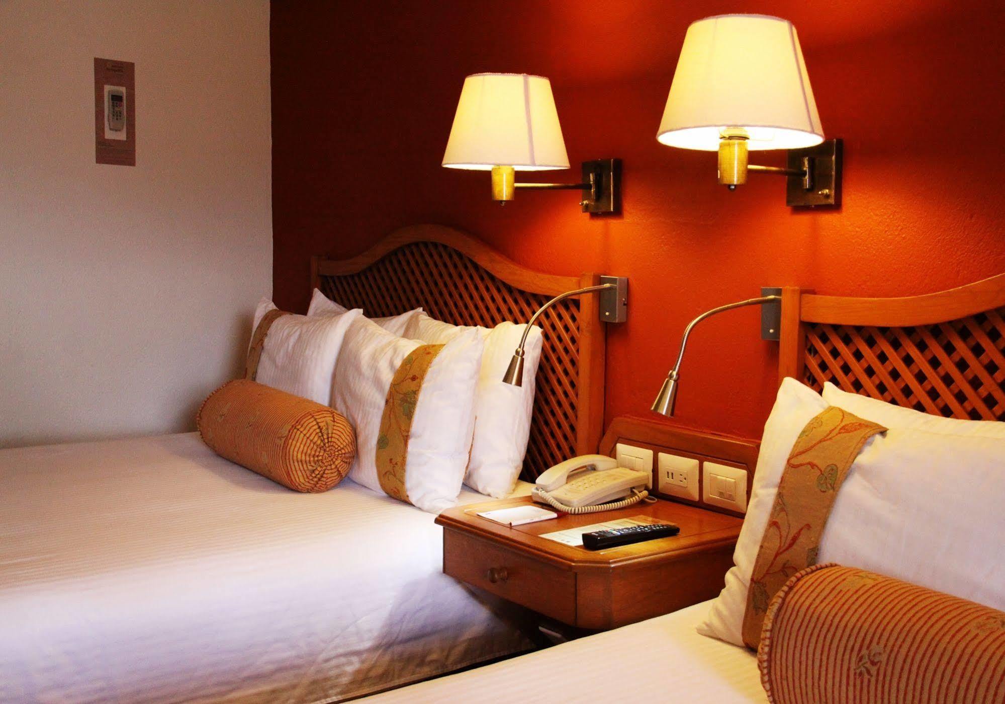 Hotel Mision Grand Juriquilla Exterior foto